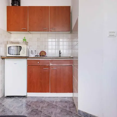 6 Apartment *