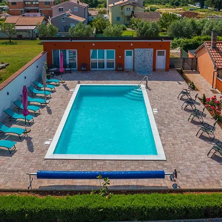 6 * Pula