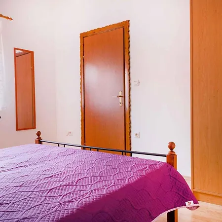 Apartamento 6 *