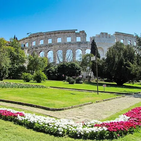 6 Apartment Pula