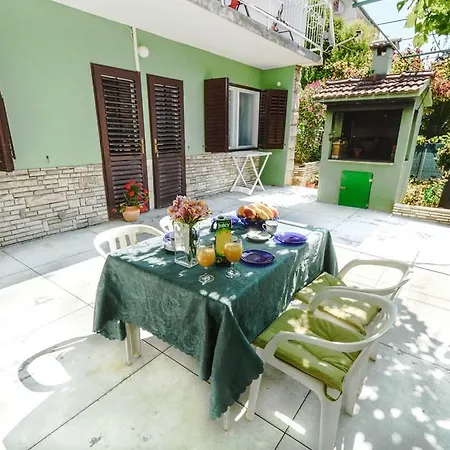 6 * Pula