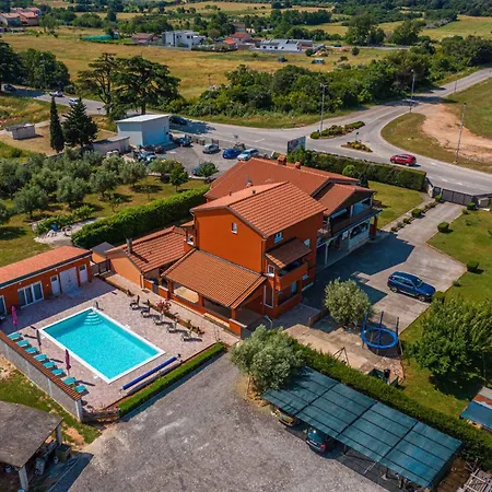 6 Apartament