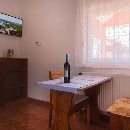 6 Apartament