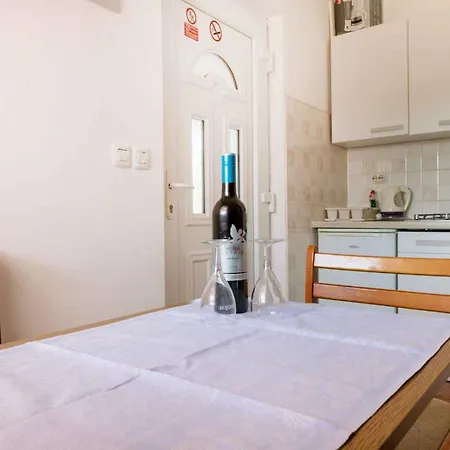 6 Apartament *